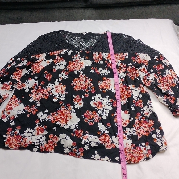 ANA women's floral small sized top with 3/4 sleeves - Picture 8 of 9